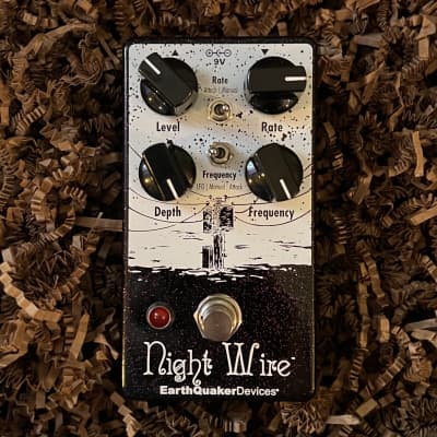 EarthQuaker Devices Night Wire Wide Range Harmonic Tremolo