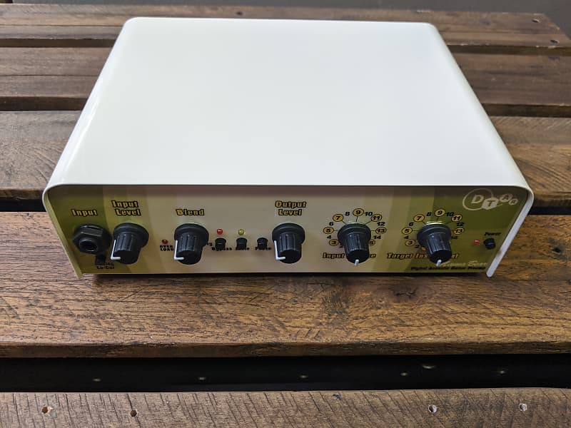 D-TAR Mama Bear Acoustic Guitar Preamp | zZounds