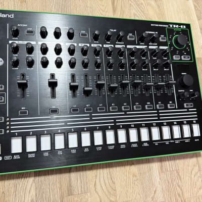 Roland AIRA TR-8 Rhythm Performer Drum Machine 2014 - Present - Black