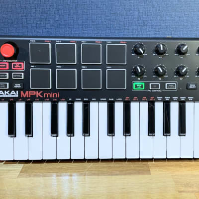 [Excellent] Akai MPK Mini MKII 25-Key MIDI Controller w/ USB Cable