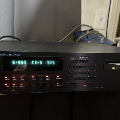 Roland S-550 Digital Sampler 1988 - Black