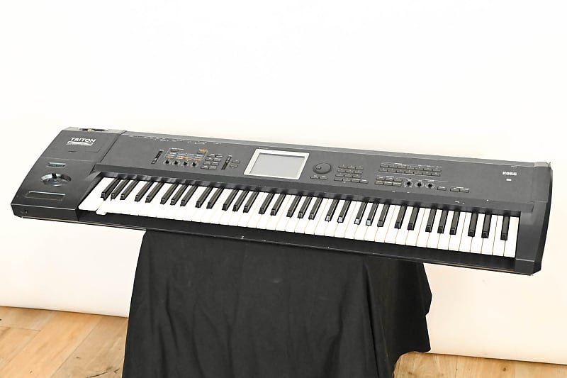 Korg Triton Extreme 76 76-Key 120-Voice Polyphonic