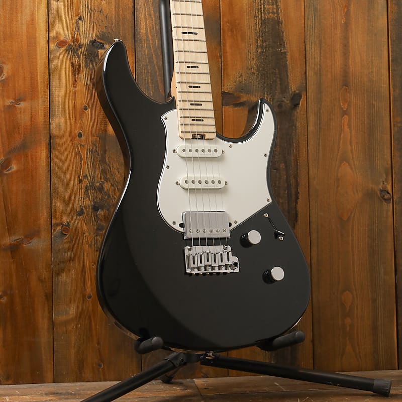 Mint Yamaha Pacifica Standard Plus Maple - Black image 1