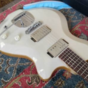 Rhoney Oceana Fender Scale Length  Mary Kay White image 9