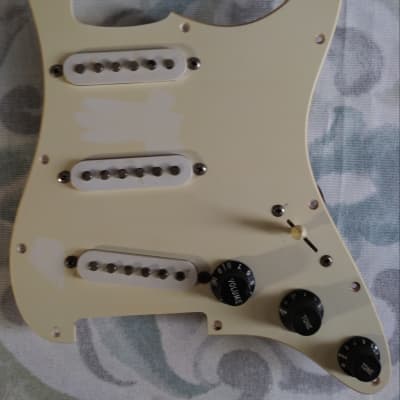 Squier Affinity Loaded Pickguard - S-S-S (2006) White image 1