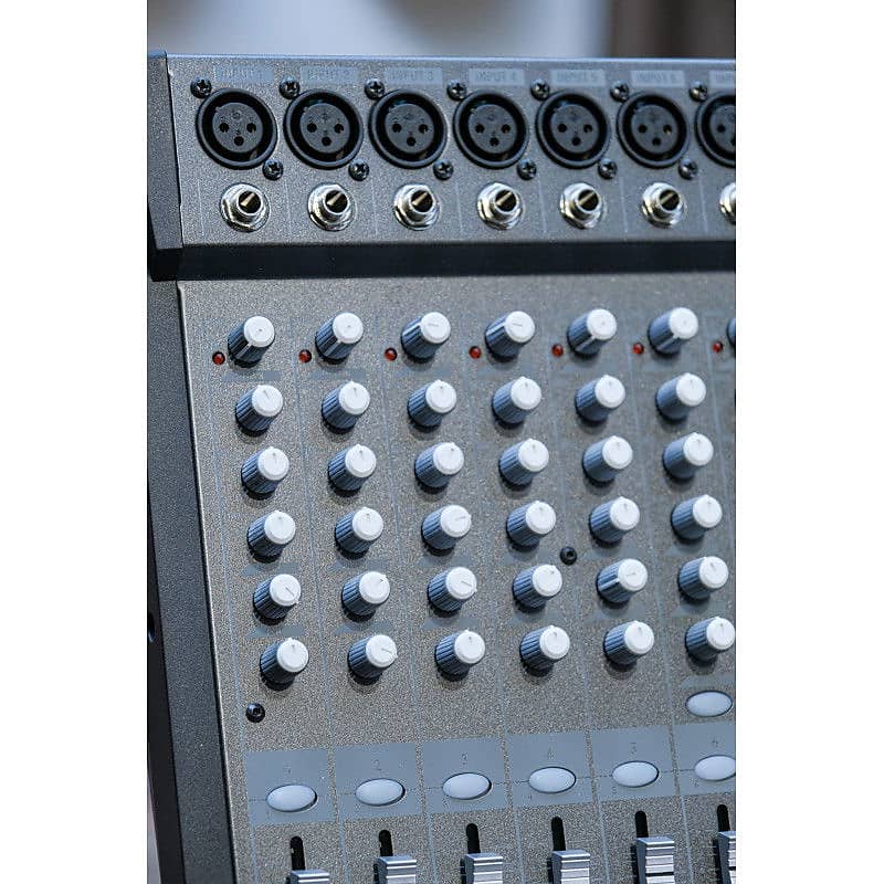 Korg D888