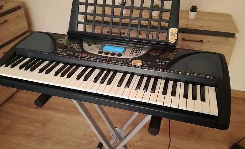 Keyboard Yamaha PSR 270 | Reverb