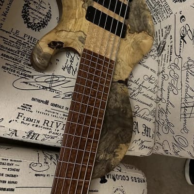 Muckelroy HMC Fretless 6 String 2014 - Buckeye Burl image 9
