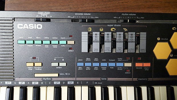 Vintage Casio MT-520 Keyboard w/Super Drums & 4 Drum Pad