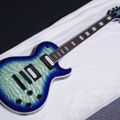 Dean Thoroughbred Select Quilt Top electric guitar Ocean Burst - Trans Blue w/ Exotic Case image 3