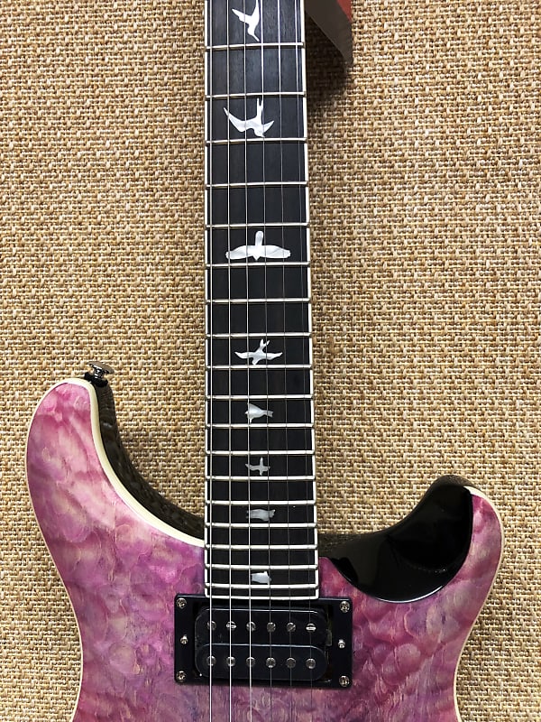PRS SE Custom 24 Quilt Electric Guitar, 24 Frets, Violet Quilted Maple Top,  Mahogany, 85/15s PUs Bag