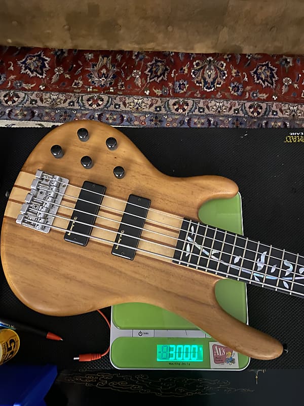 5弦ベース ノーブランド(Raven West Guitars) レフティ仕様