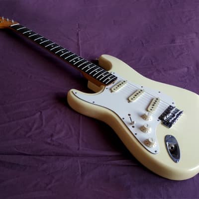 FERNANDES Japan RST-50 The Revival R8 (1984) Zurda (Left