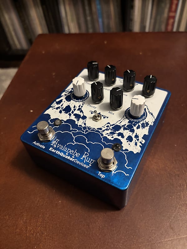 EarthQuaker Devices Avalanche Run Stereo Reverb & Delay with Tap Tempo V2