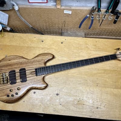 Jadeworks Instruments Jade Bass Medium Scale 2022 - satin poly for sale