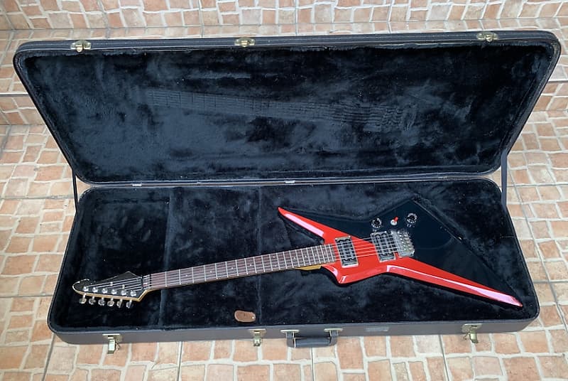 ARIA PRO II ZZ DELUXE エレキギター ブラック/レッド ARIA PRO II ZZ DELUXE Electric Guitar Black/Red Used From
