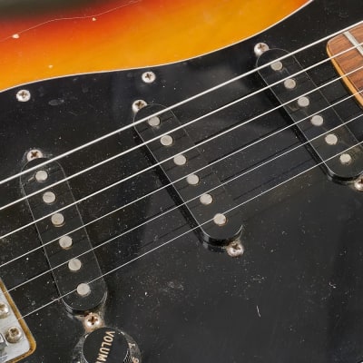 Fender Stratocaster with 3-Bolt Neck, Rosewood Fretboard 1977 - Sunburst image 5