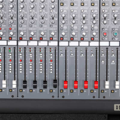Crest Audio X-4 24+4 St /4/2 Analog Mixing Console image 21