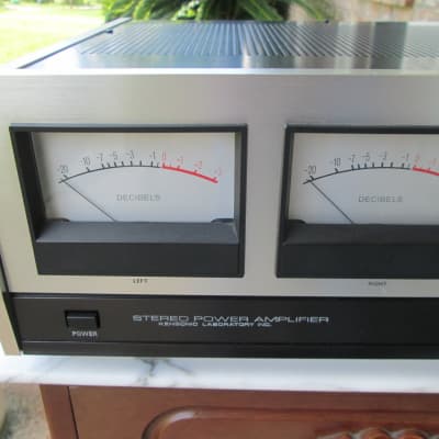 Accuphase  P300 Amplifier silver image 10