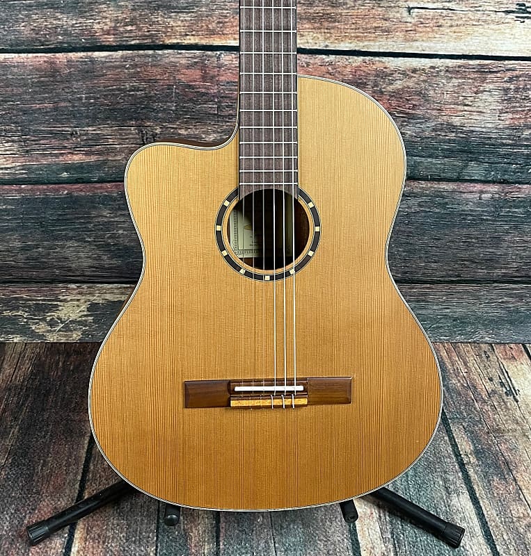 Ortega Left Handed R131L Family Series Pro Nylon String Acoustic