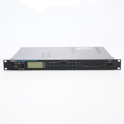 Roland S-760 16-Bit 32MB Digital Sampler w/ Software Disk & MIDI Cables #53089