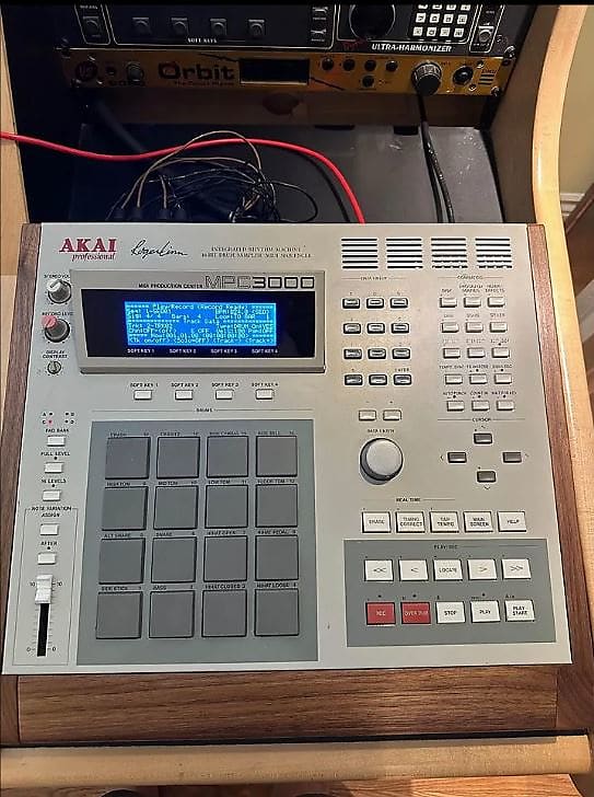 Akai MPC 3000 | Reverb