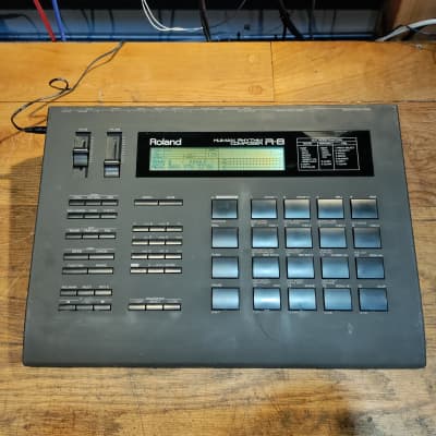Roland R-8 Human Rhythm Composer W/ updated power supply and battery