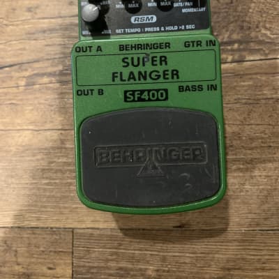 Behringer SF400 Super Flanger - Pedal on ModularGrid