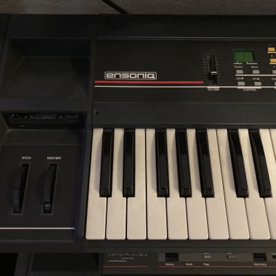 Ensoniq Mirage DSK-1 Digital Sampling Keyboard (red stripe) 1986 - Black