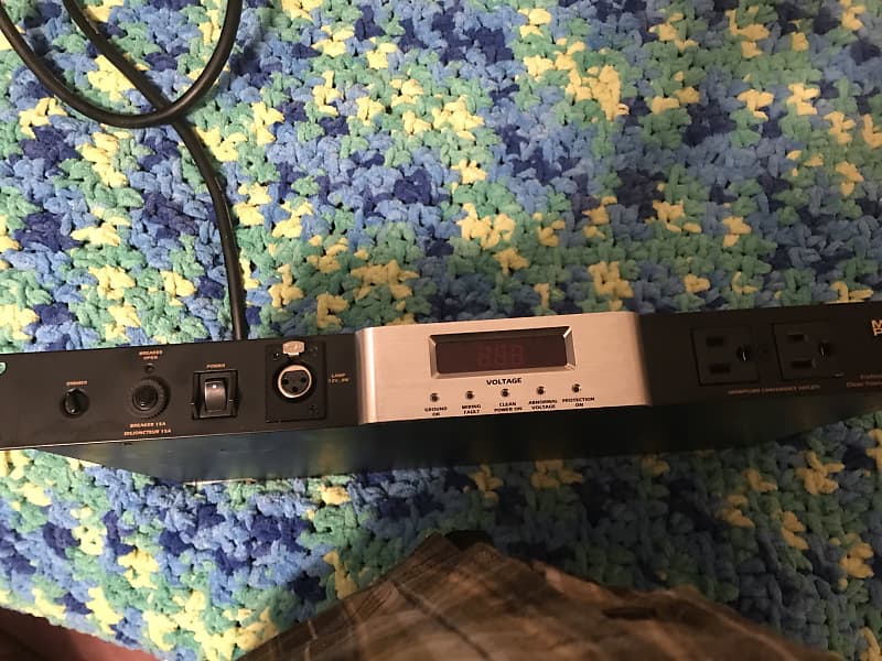 Monster Power PRO 2500 Power Conditioner Reverb