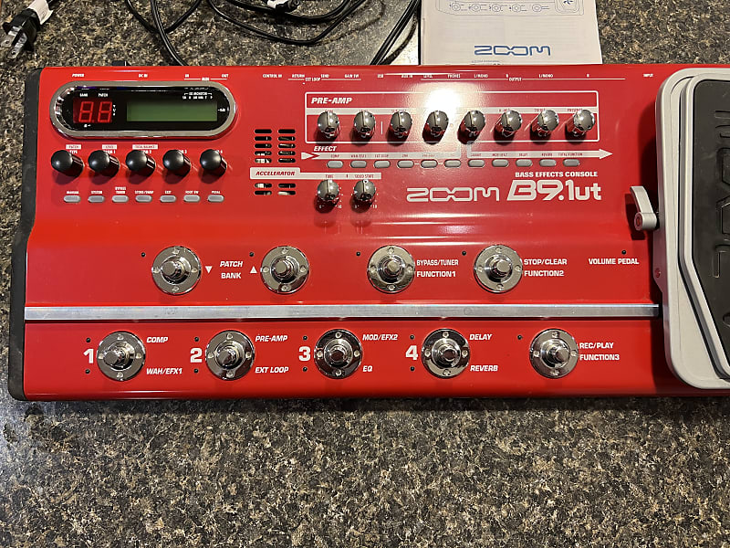 Zoom B9.1ut Bass Multi-Effects Pedal | Reverb