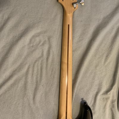 2003 Fender DELUXE ZONE BASS™ V Bass Active PJ Bass image 14