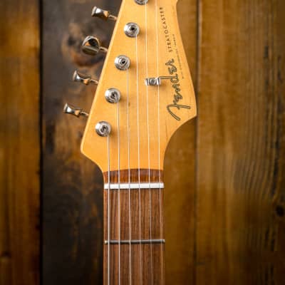 Fender Vintera '60s Stratocaster Modified, Pau Ferro Fingerboard,  Burgundy Mist Metallic image 4