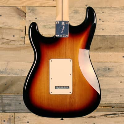 Fender Player Stratocaster HSS (2022, 3-Tone Sunburst) image 2