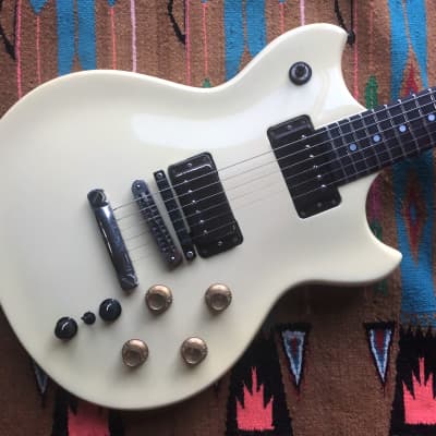 Roland G-303 Synth Guitar Controller in Rare Limited Ed. White 1983 Vintage Metheny image 2