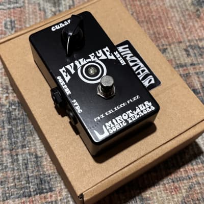 ギター Minotaur Sonic Terror Fuzz and Burn Minotaur Sonic Terrors Fuzz and Burn - Cough Crippled Wizard