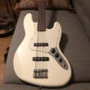 Fender Fretless Jazz Bass Olympic White