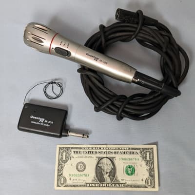 QuantumFX M 308 Wireless Dynamic Microphone Silver Reverb