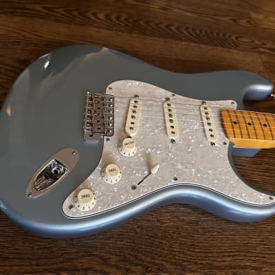 Fender American Vintage '57 Stratocaster 2000 - 2010 - Ice Blue Metallic image 2