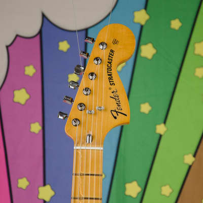 Fender VINTERA® II '70S STRATOCASTER®Maple Fingerboard, 3-Color Sunburst image 3