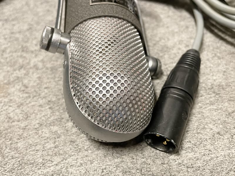 Aiwa VM-13 Velocity Microphone RCA 77 Style Japan Vintage Ribbon