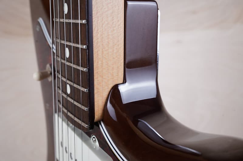 Fender FSR Hybrid II Jazzmaster MIJ 2023 Walnut Japan Fender FSR Hybrid II Jazzmaster MIJ 2023 Walnut Japan