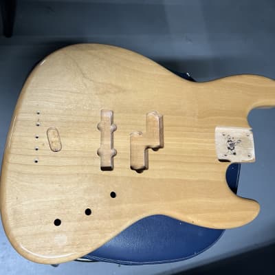 Loaded chilling Warmoth Jazz Body