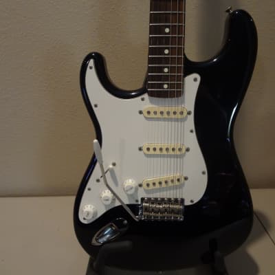FENDER Stratocaster Left Handed Made In Japan 1984 - 1987 Black image 4