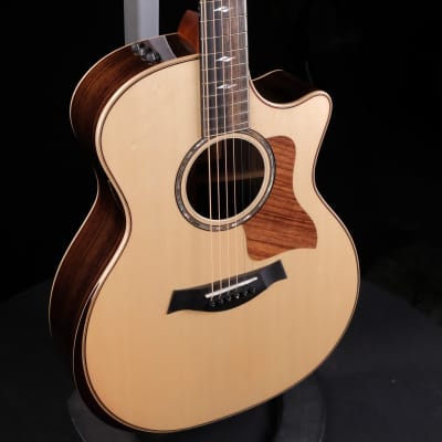 Taylor 814ce Acoustic-Electric Guitar - Natural with V-Class Bracing and Radiused Armrest image 3