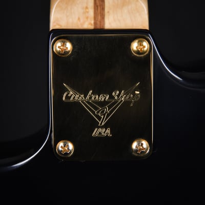 Fender Custom Shop Marilyn Monroe Playboy 40th Anniversary Stratocaster 1994 image 8