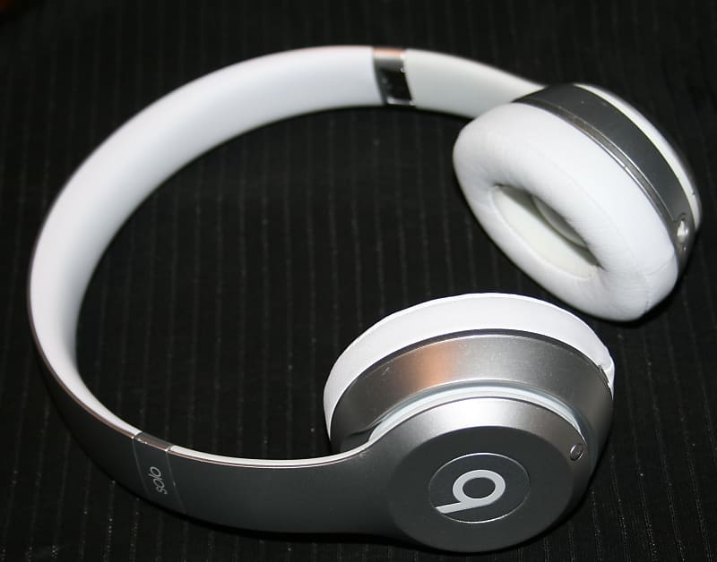 Beats by Dre SoLo 3  Space Grey image 1