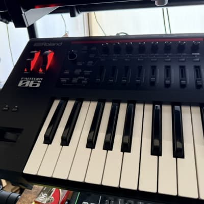 Roland FANTOM-06 61-Key Workstation Keyboard 2022 - Present - Black