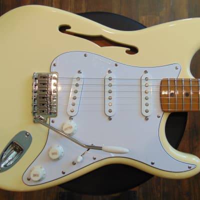 Fender Thinline 2022 - Yellow image 1