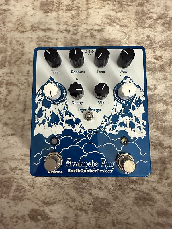 EarthQuaker Devices Avalanche Run Stereo Reverb & Delay with Tap Tempo V2